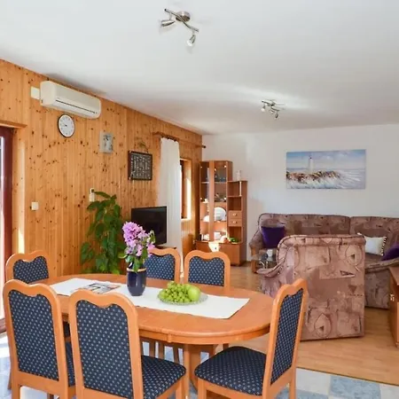 Apt Jakov - Close To Sea & Parking 아파트 트로기르