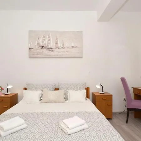 Apt Jakov - Close To Sea & Parking Daire
