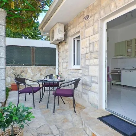 Apt Jakov - Close To Sea & Parking Daire Trogir