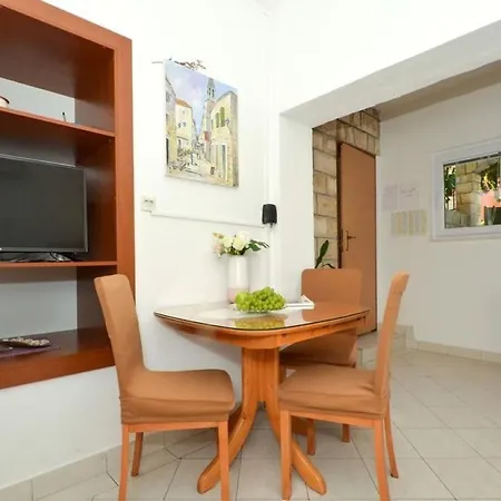 Apt Jakov - Close To Sea & Parking Daire Trogir