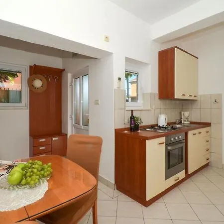 Apt Jakov - Close To Sea & Parking Daire *