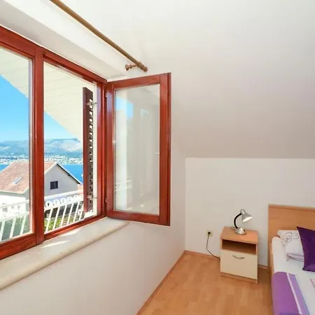 Apt Jakov - Close To Sea & Parking Trogir